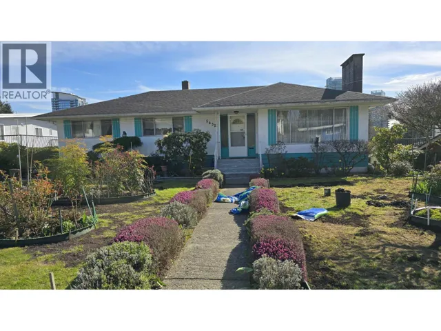 5432 BUCHANAN STREET, Burnaby, British Columbia V5B2R7