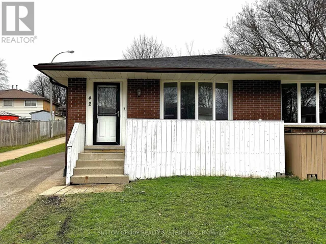42 INGLESIDE DRIVE, Kitchener, Ontario N2M2G8