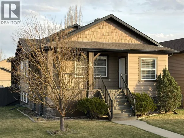 532 Sunridge Crescent W, Lethbridge, Alberta T1J0T1