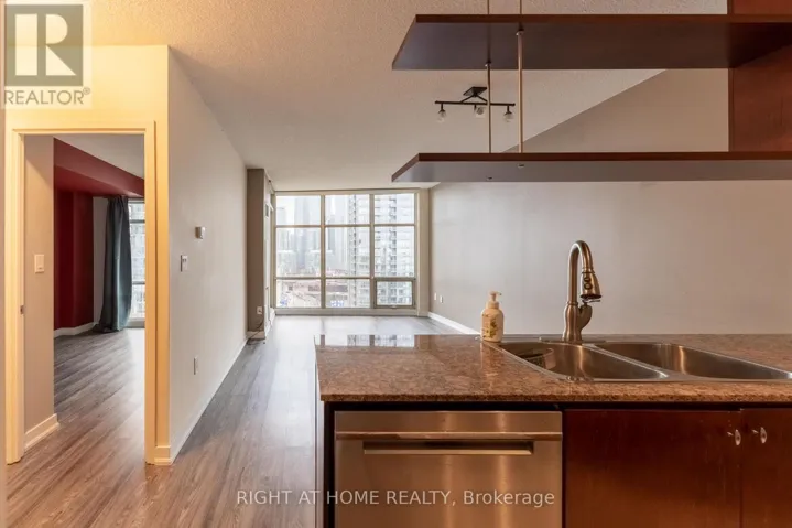 35 - 35 MARINER TERRACE, Toronto (Waterfront Communities), Ontario M5V3V9