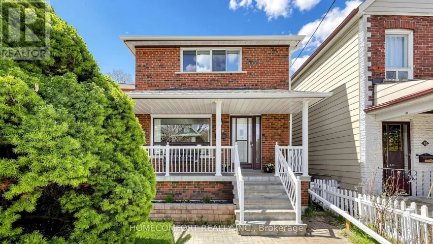 76 BARRINGTON AVENUE, Toronto (Woodbine-Lumsden), Ontario M4C4Z1
