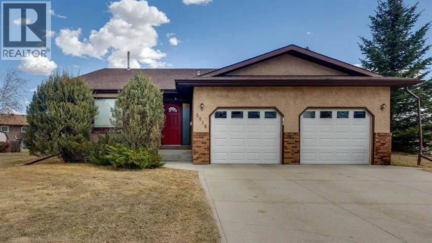 5019 60 Street Close, Lacombe, Alberta T4L1M3