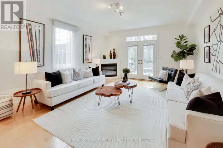 80A ROBINA AVENUE, Toronto (Oakwood Village), Ontario M6C3Y7