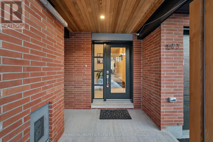 677 HONEYDEW STREET, Ottawa, Ontario K1X0K5