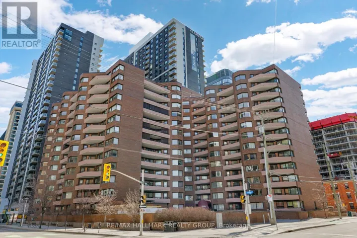810 - 151 BAY STREET, Ottawa, Ontario K1R7T2