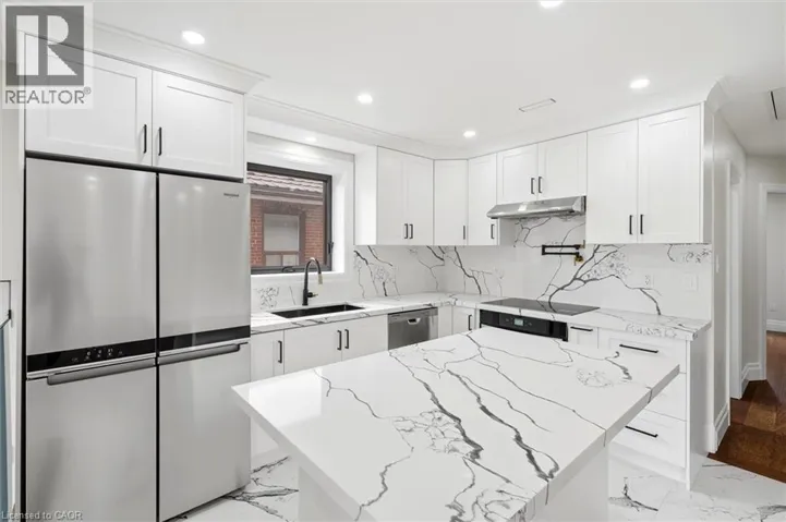 24 TREEVIEW Drive, Toronto, Ontario M8W4B9