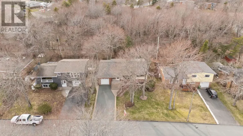 71 Woodward Crescent, Halifax, Nova Scotia B3M1J6
