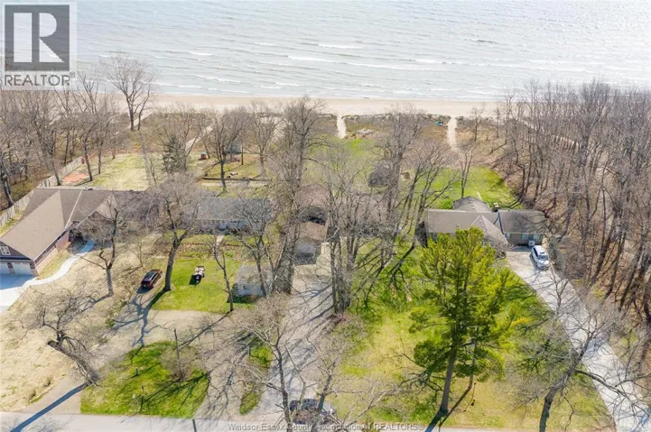11604 BATES LINE, Rondeau Park, Ontario N0P1X0