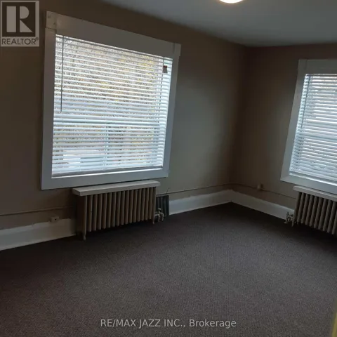 4 - 532 SIMCOE STREET S, Oshawa (Central), Ontario L1H4J8