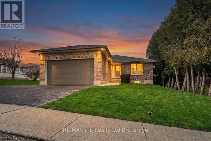 2 PALMER STREET W, Norwich (Norwich Town), Ontario N0J1P0