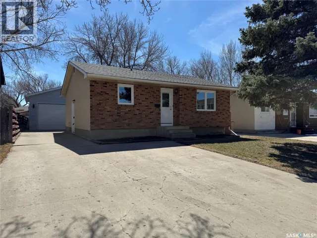 1915 7th AVENUE E, Regina, Saskatchewan S4N4M7