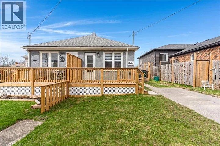 844 STIRLING Avenue S, Kitchener, Ontario N2M3K3