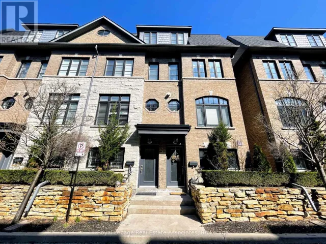 56 LOBO MEWS, Toronto (Islington-City Centre West), Ontario M8Z0B1