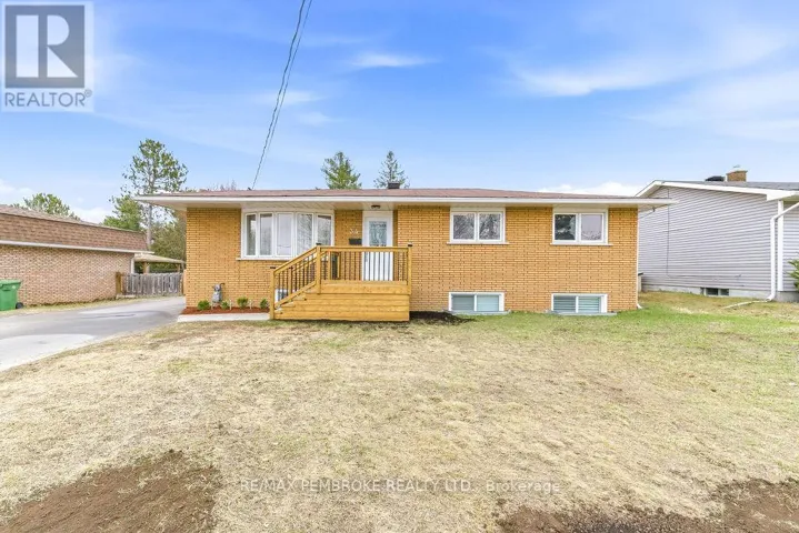 34 JOHN STREET, Petawawa, Ontario K8H1S7