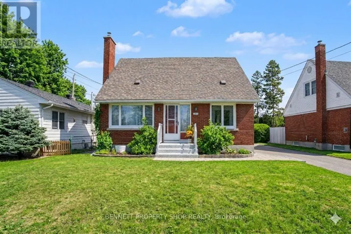 1953 SAUNDERSON DRIVE, Ottawa, Ontario K1G2C8