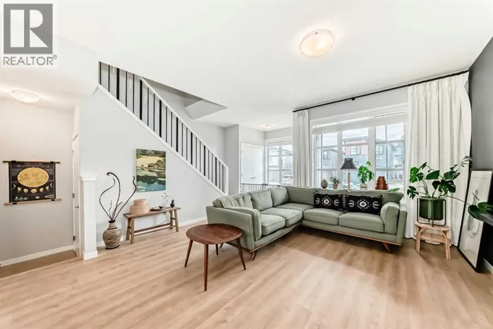 19 Rowley Common NW, Calgary, Alberta T3L0G4