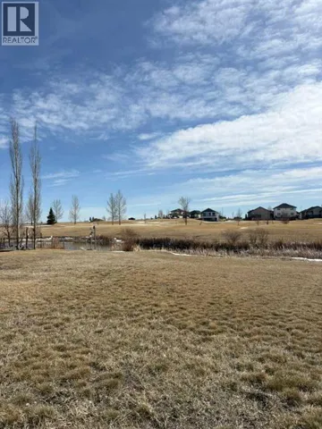 709 Whispering Greens Avenue, Vulcan, Alberta T0L2B0