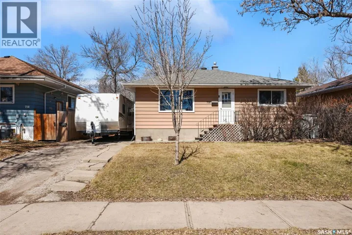 716 18th AVENUE E, Regina, Saskatchewan S4N1E7