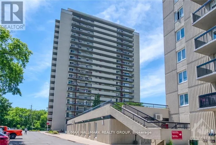 302 - 158C MCARTHUR AVENUE, Ottawa, Ontario K1L8C9