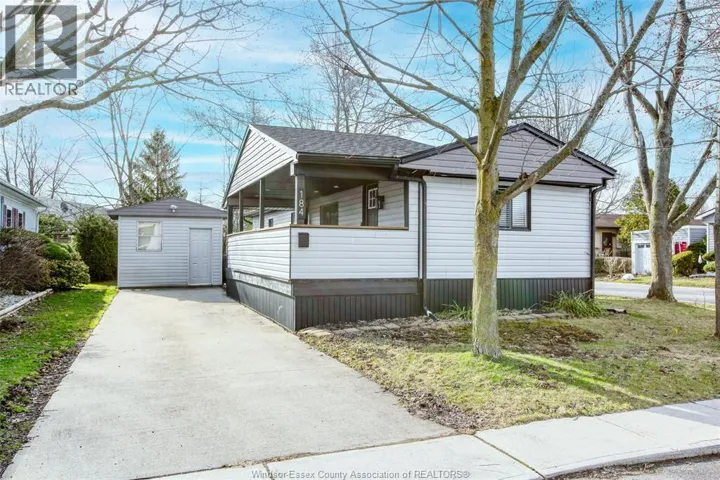 184 NEIL, Essex, Ontario N8M2A6