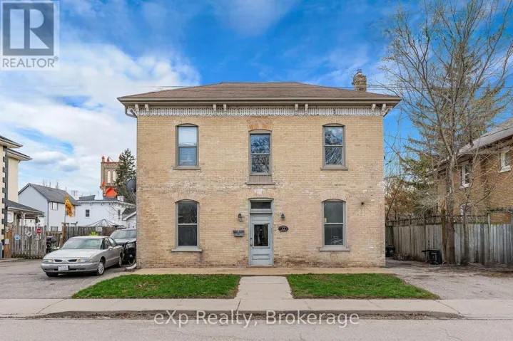 12 FLEET STREET, Brantford, Ontario N3T3S7