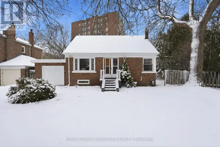 11 INNISDALE DRIVE, Toronto (Wexford-Maryvale), Ontario M1R1C4