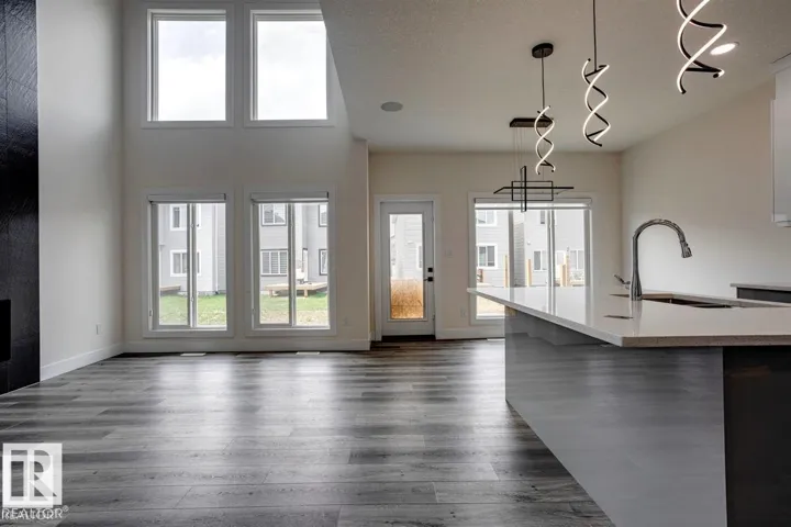 5210 kimball CR W SW, Edmonton, Alberta T6W4Z2