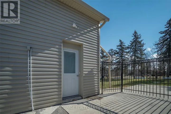 4 - 5425 EIGHTH LINE, Milton (TR Rural Trafalgar), Ontario L9E1A3