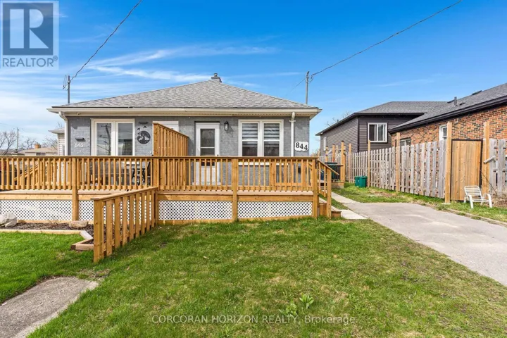 844 STIRLING AVENUE S, Kitchener, Ontario N2M3K3