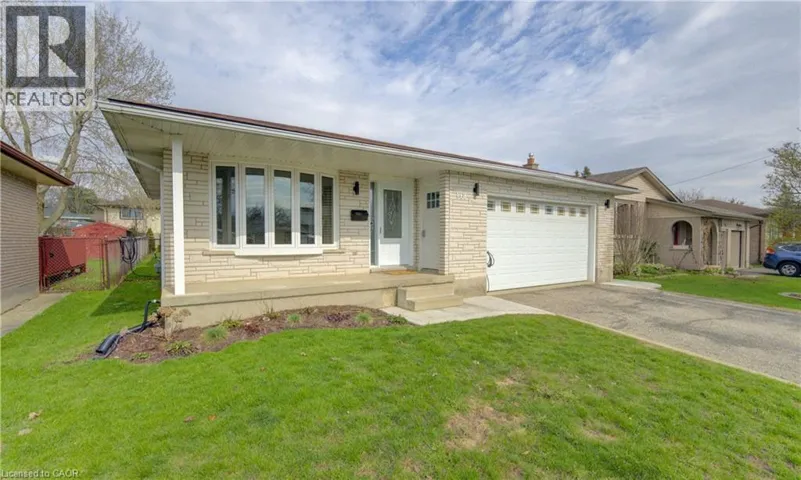 198 THE COUNTRY Way, Kitchener, Ontario N2E2P4