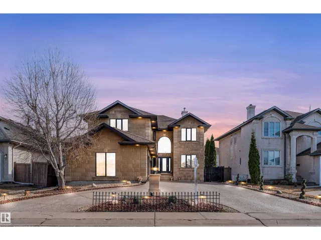 8715 160A AV NW, Edmonton, Alberta T5Z3K4