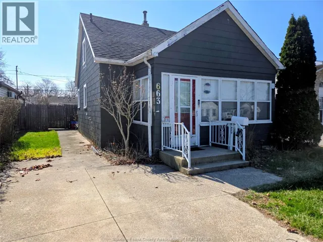 663 HILDEGARDE STREET, Windsor, Ontario N8X2Z7