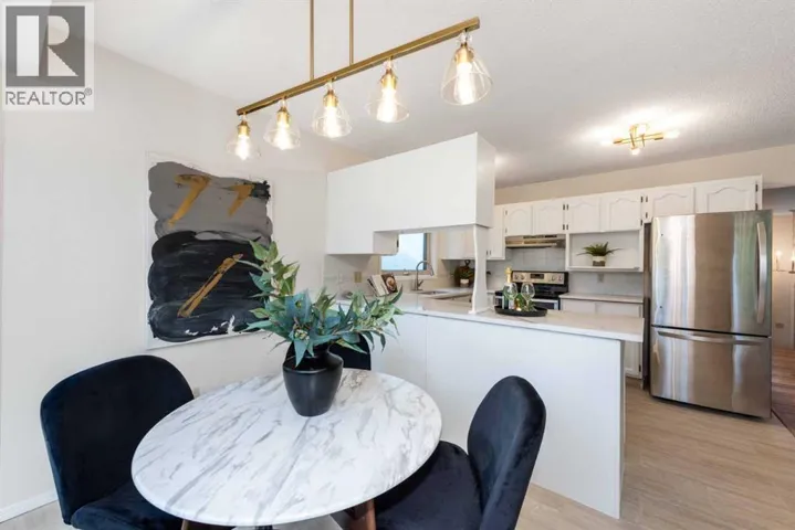 47 Hawkstone Drive NW, Calgary, Alberta T3G2X3