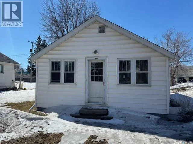 211 1st AVENUE E, Canora, Saskatchewan S0A0L0