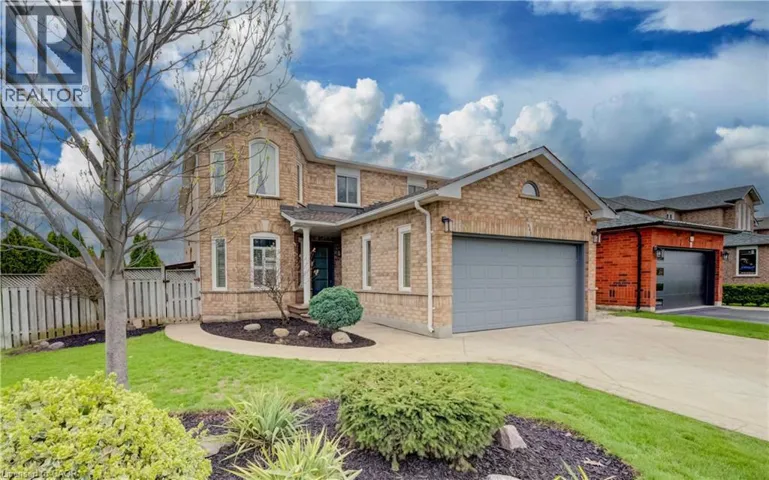 643 PHOEBE Crescent, Burlington, Ontario L7L6E5