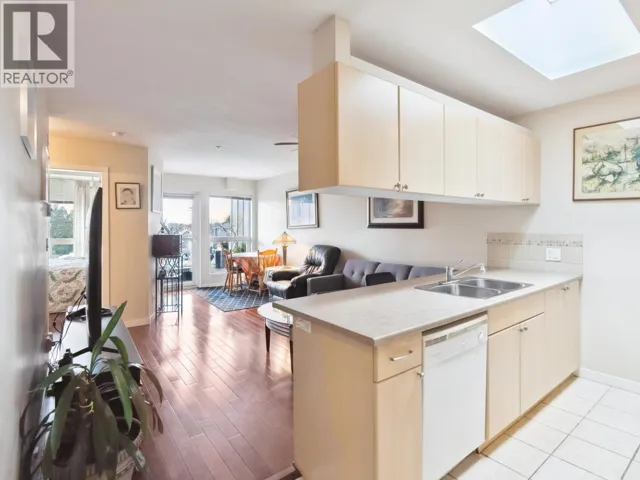 416 2891 E HASTINGS STREET, Vancouver, British Columbia V5K5J8