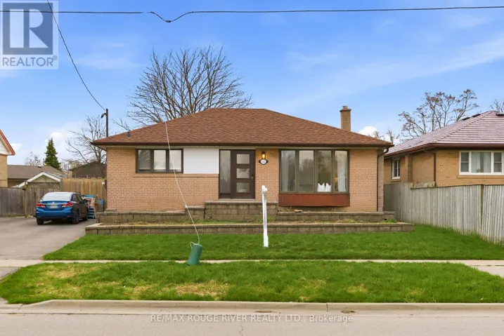 557 SHAKESPEARE AVENUE, Oshawa (Donevan), Ontario L1H3H5