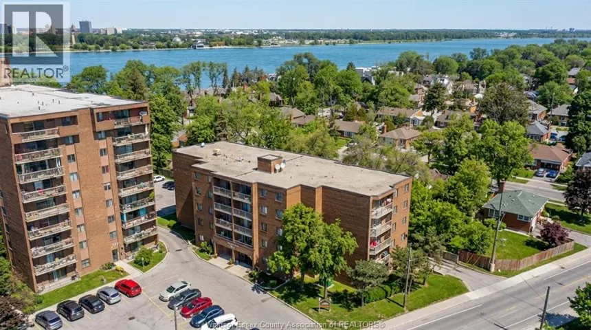 3950 WYANDOTTE STREET Unit# 105, Windsor, Ontario N8Y1G5