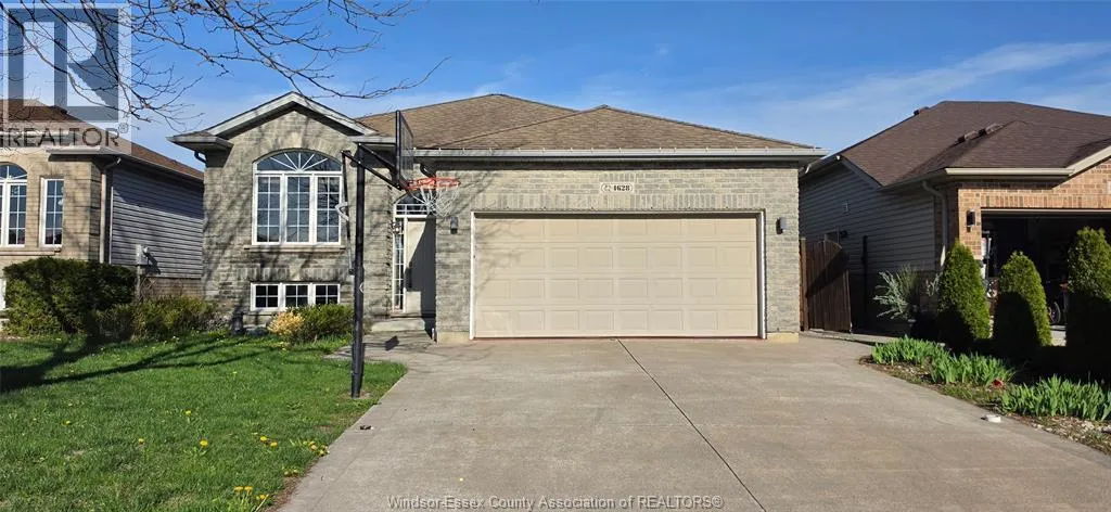 4628 FONTANA, Windsor, Ontario N9G3C8