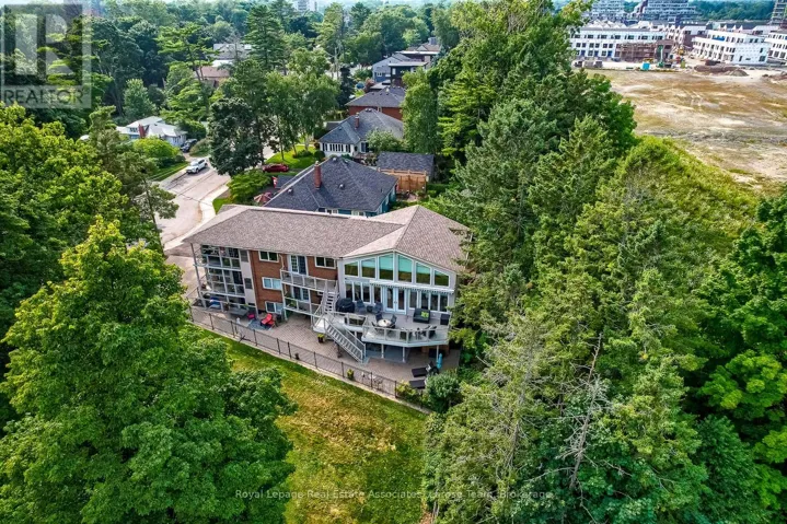 3 - 75 MAPLE AVENUE S, Mississauga (Port Credit), Ontario L5H2R7