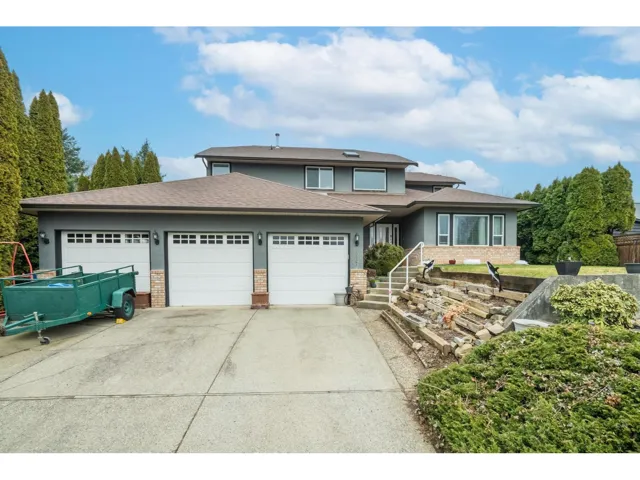 2237 MOUNTAIN DRIVE, Abbotsford, British Columbia V3G1E3