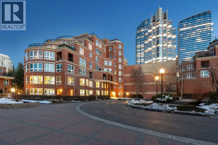 8203, 400 Eau Claire Avenue SW, Calgary, Alberta T2P4X2