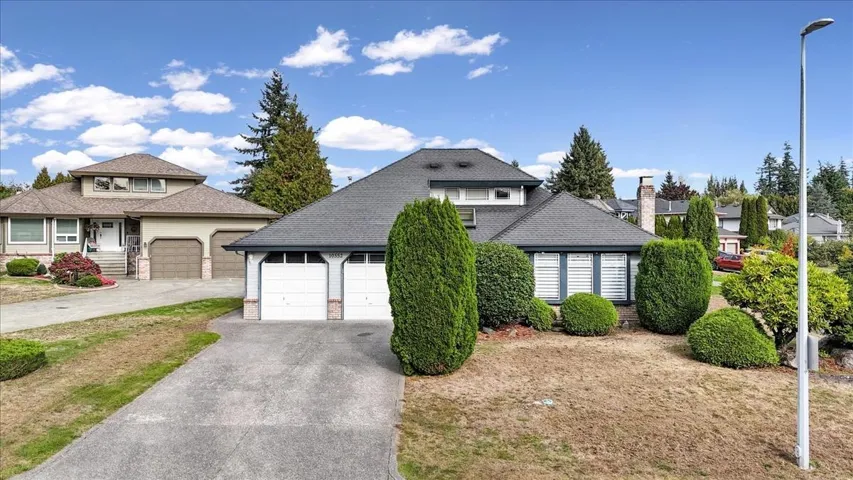 10552 WOODGLEN CLOSE, Surrey, British Columbia V4N1V4