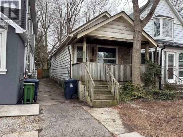 215 GOWAN AVENUE, Toronto (Danforth Village-East York), Ontario M4J2K7