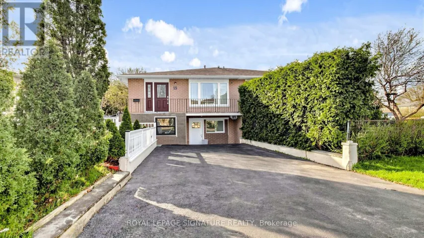 15 GAINSBOROUGH ROAD, Brampton (Northgate), Ontario L6S1X2
