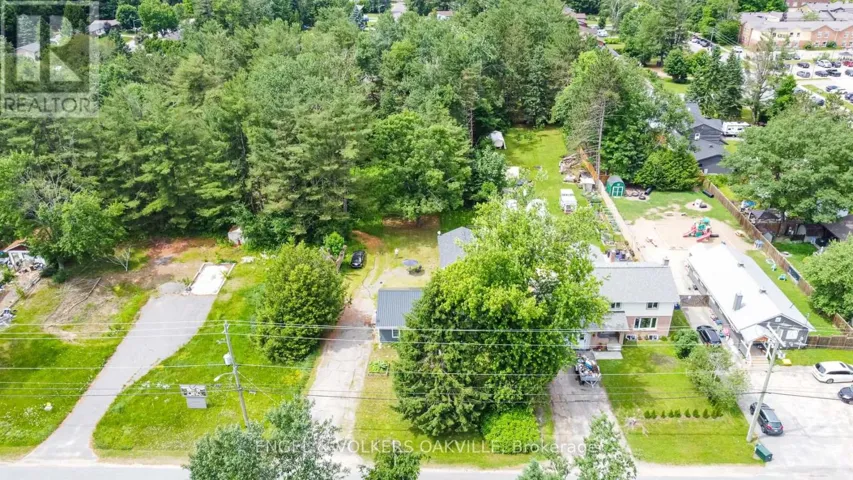 253 MAPLE STREET, Bracebridge (Macaulay), Ontario P1L1K3
