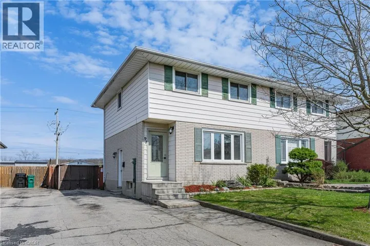 97 MOFFAT Drive, Cambridge, Ontario N1R6C1
