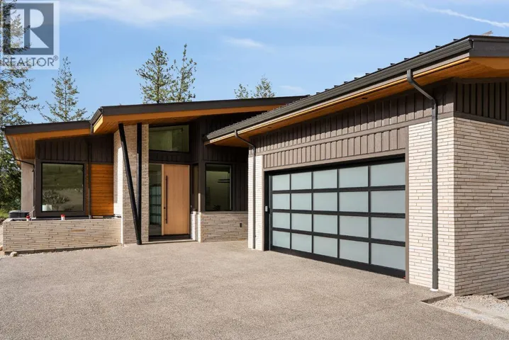 818 Predator Ridge Drive, Vernon, British Columbia V1H1G4