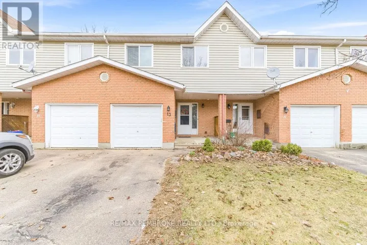 13 VERMONT MEADOWS, Petawawa, Ontario K8H3N3