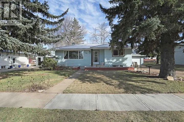215 1 Street E, Duchess, Alberta T0J0Z0